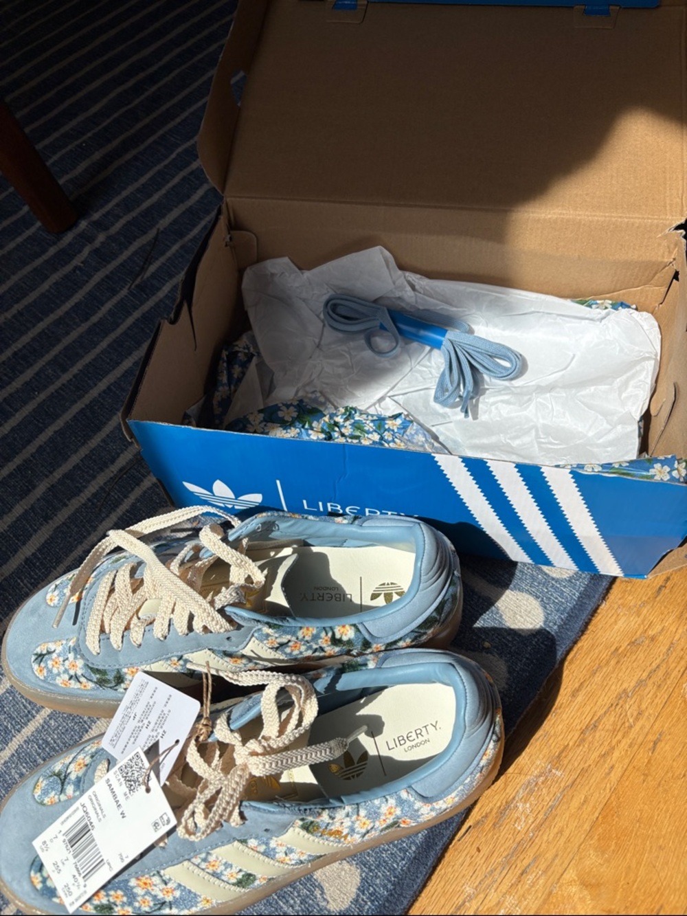 adidas Liberty London Floral Sambas - Picture 5 of 5